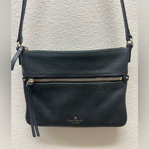 Kate Spade Black Crossbody Bag with Adjustable Strap and Sleek Design